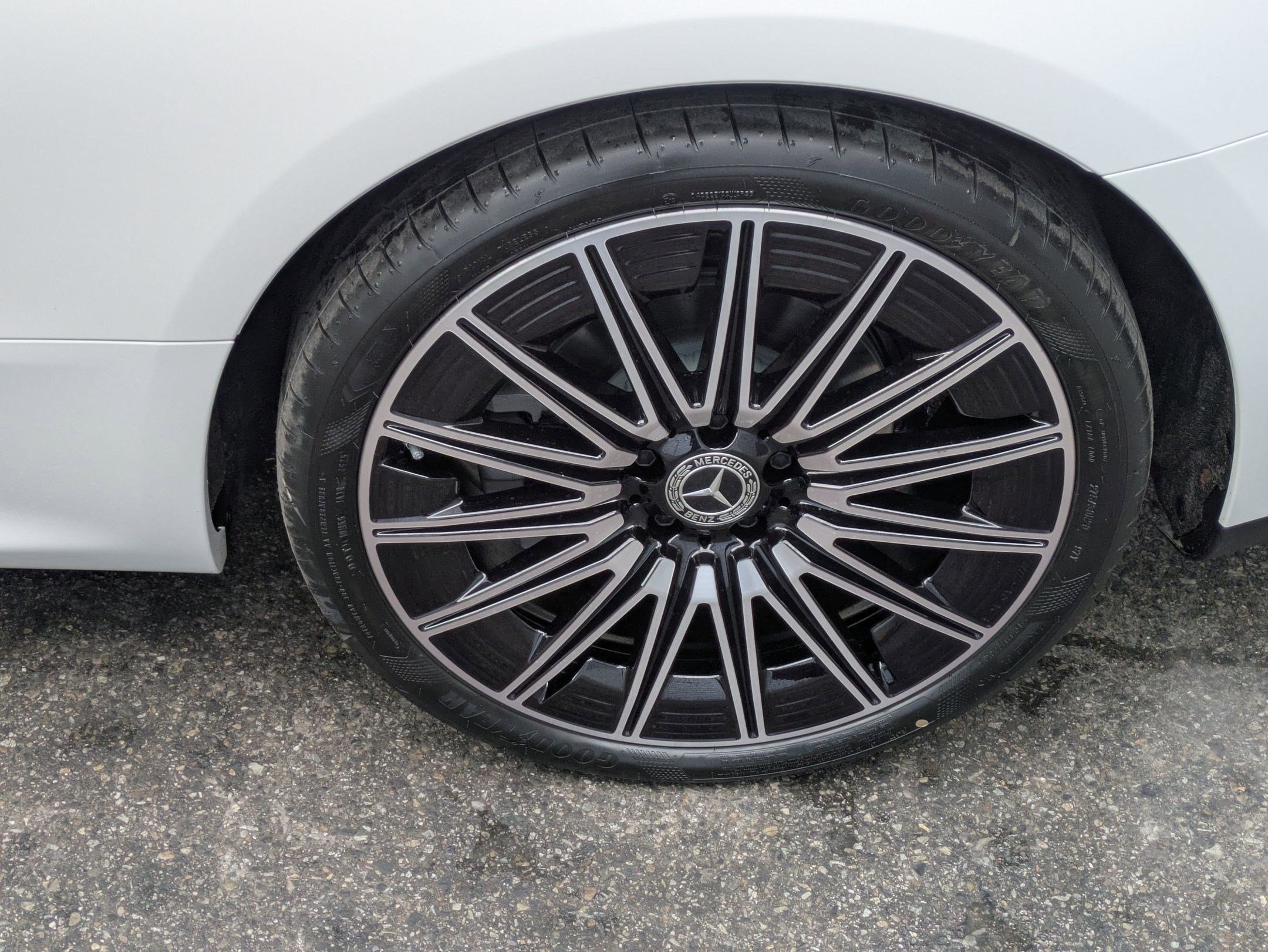 New 2026 Polar White Mercedes-Benz CLE 300 image 16