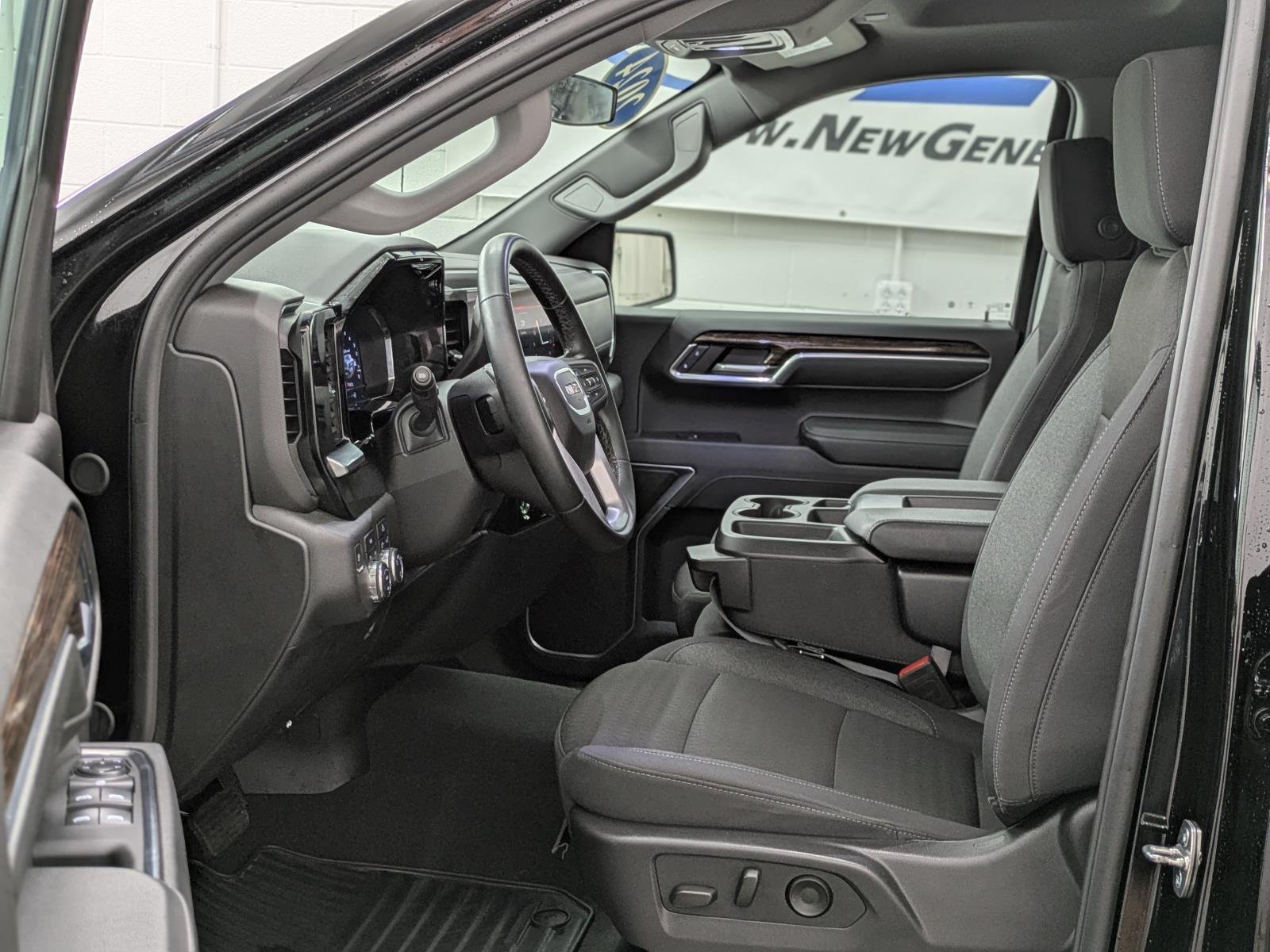 2024 Gmc Sierra 1500 SLE photo 4