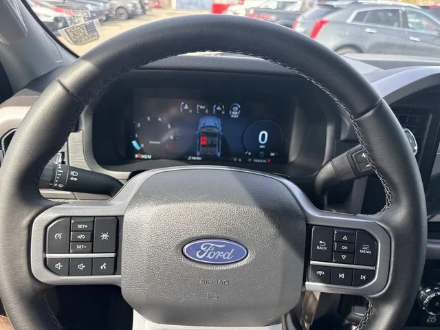 Used 2025 Blue Ford XLT image 36