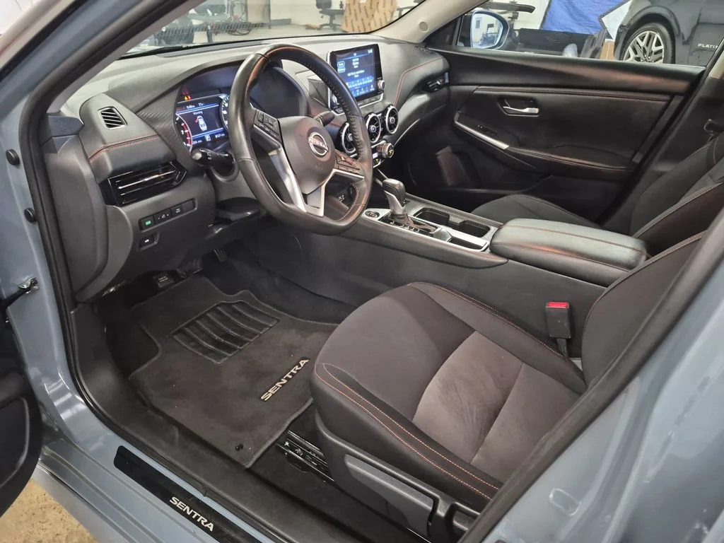 Used 2025 2t Gry Blk Roof Nissan SR image 13