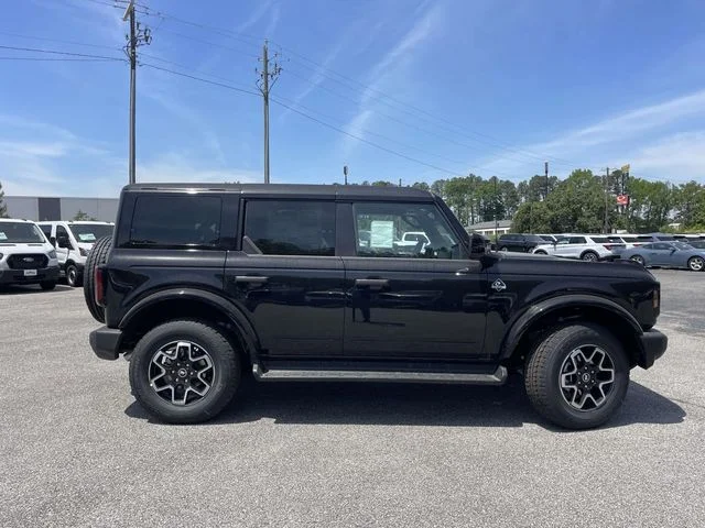 New 2026 Black Ford Outer Banks image 2