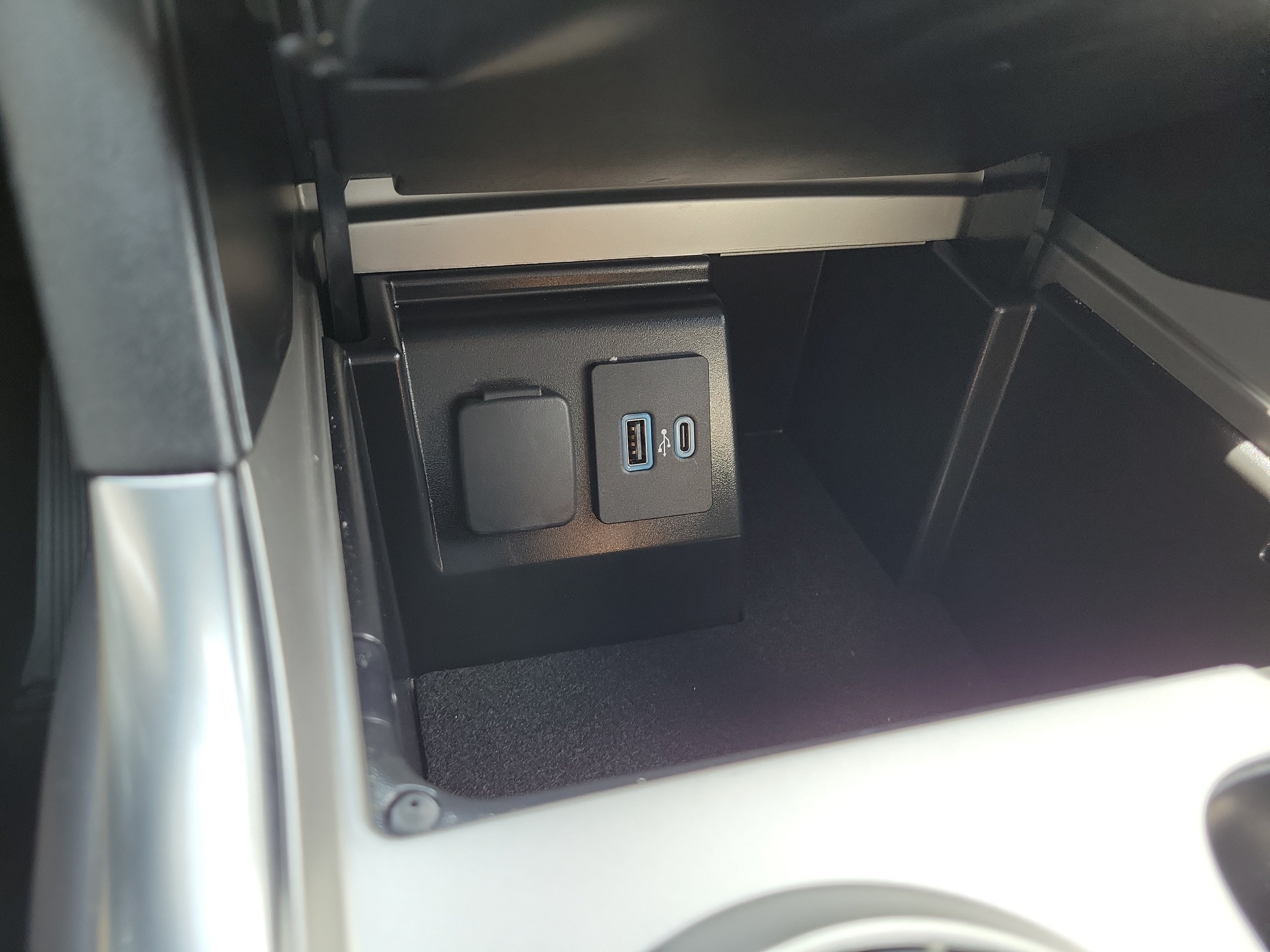 Used 2024 Gray Metallic Ford XLT image 28