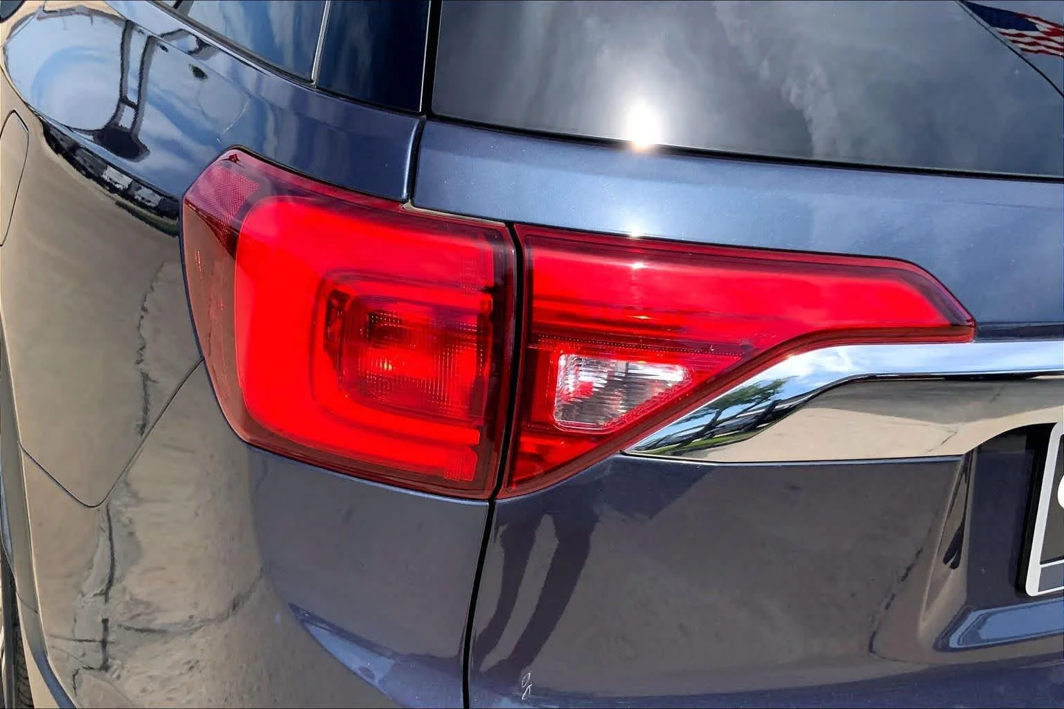 Used 2019 BLUE STEEL METALLIC GMC SLE image 28