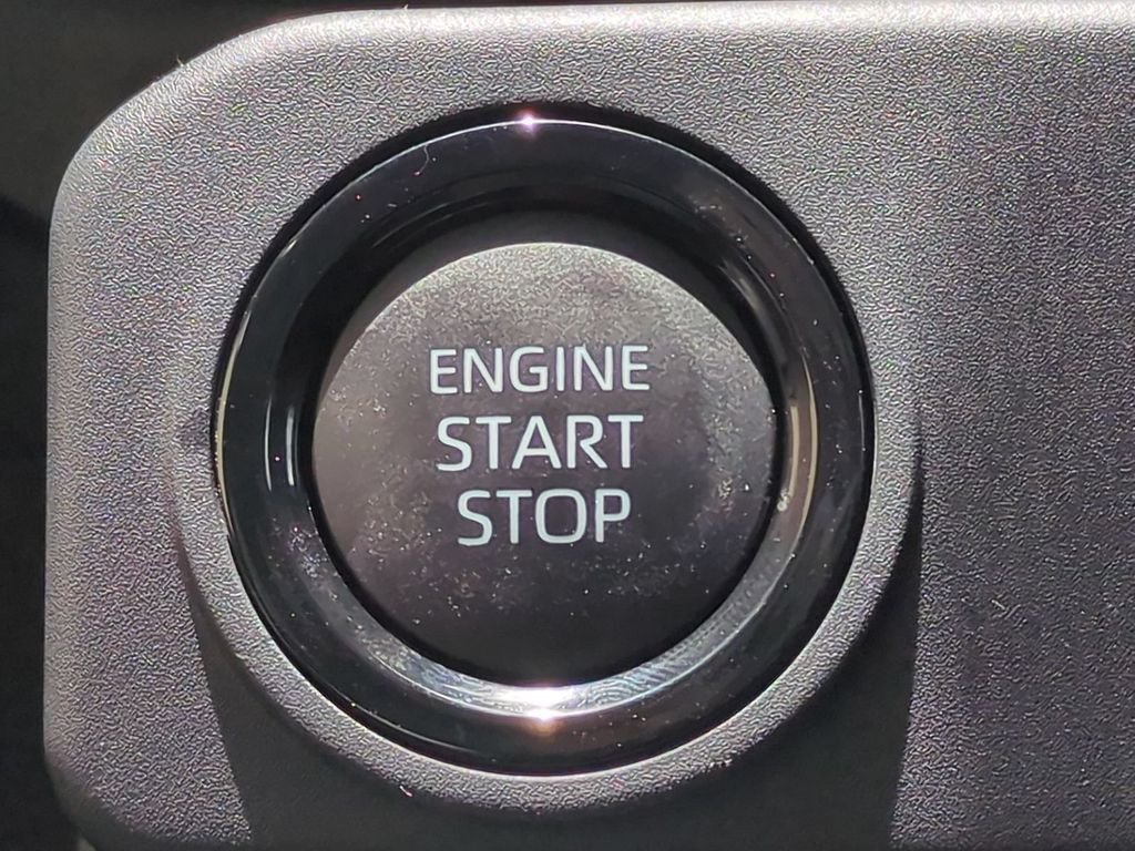 Used 2025 White Toyota SR image 35
