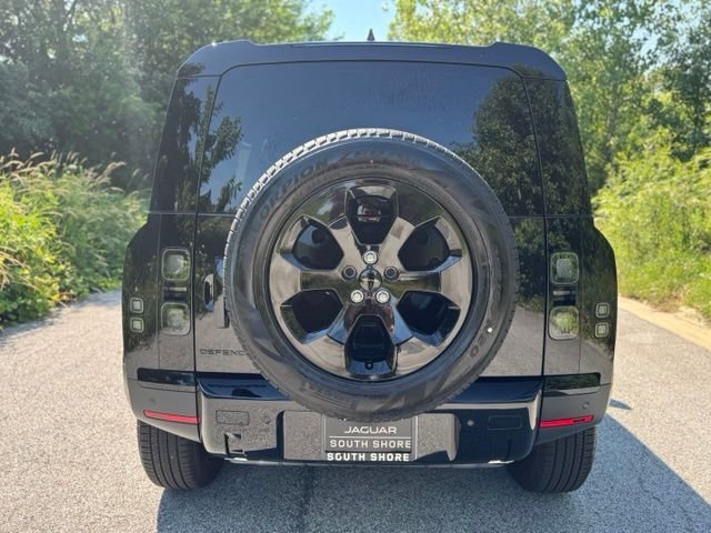New 2026 Santorini Black Land Rover S image 6