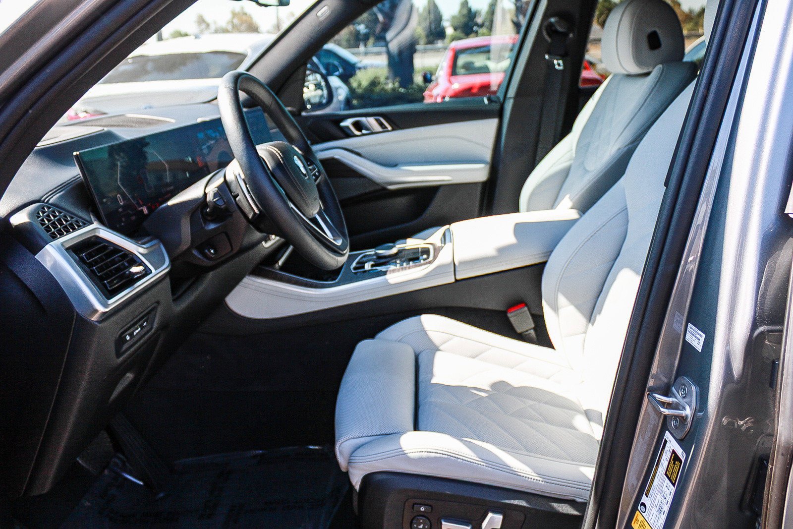 Used 2024 Skyscraper Grey Metallic BMW sDrive40i image 18