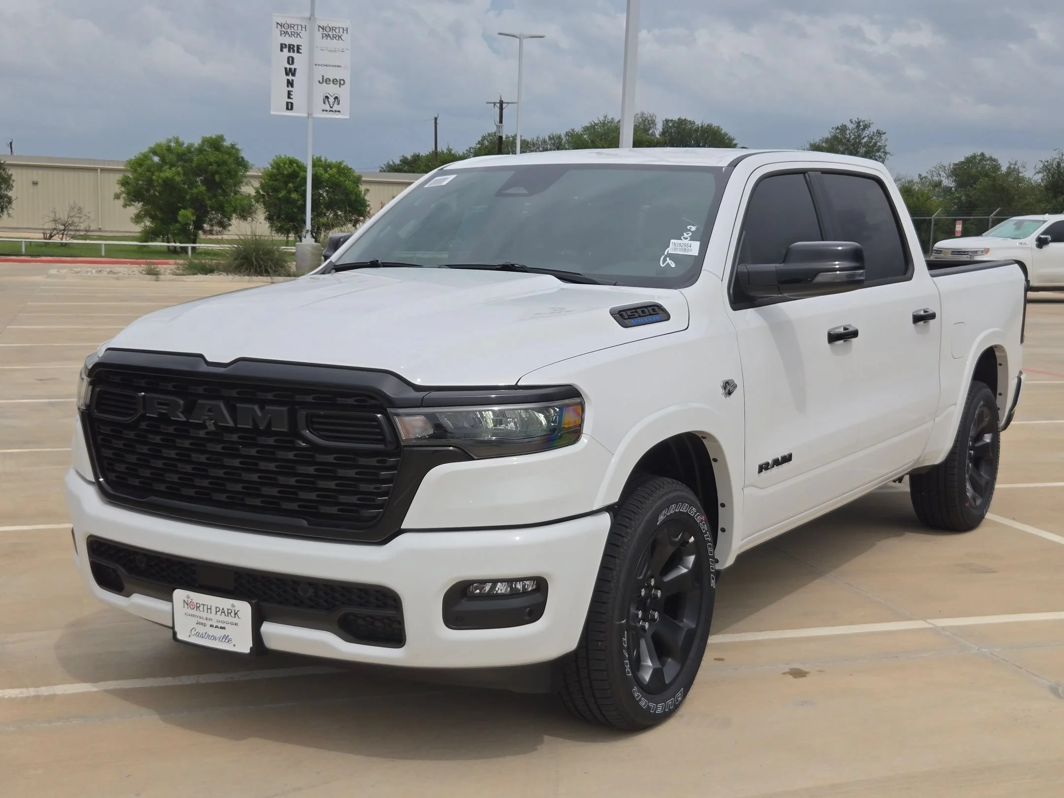 New 2026 Bright White Clear-Coat Exterior Paint RAM Big Horn/Lone Star image 7