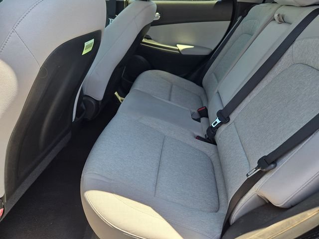 Used 2023 Black Hyundai SE image 9