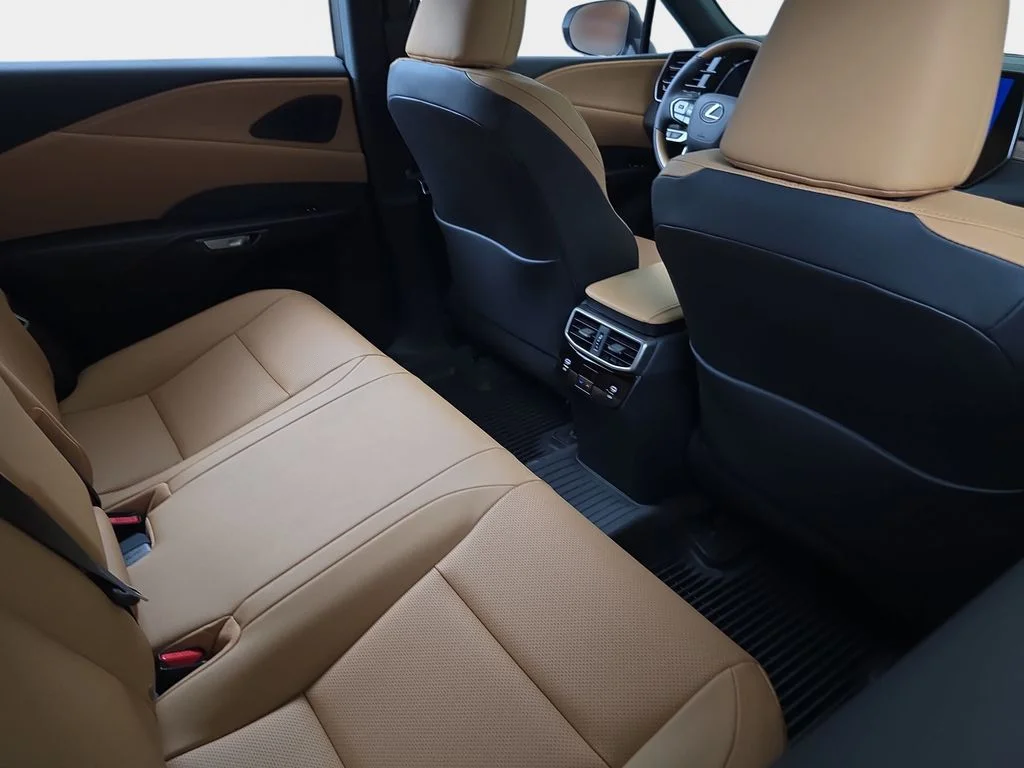 New 2026 Eminent White Pearl Lexus PREMIUM image 11