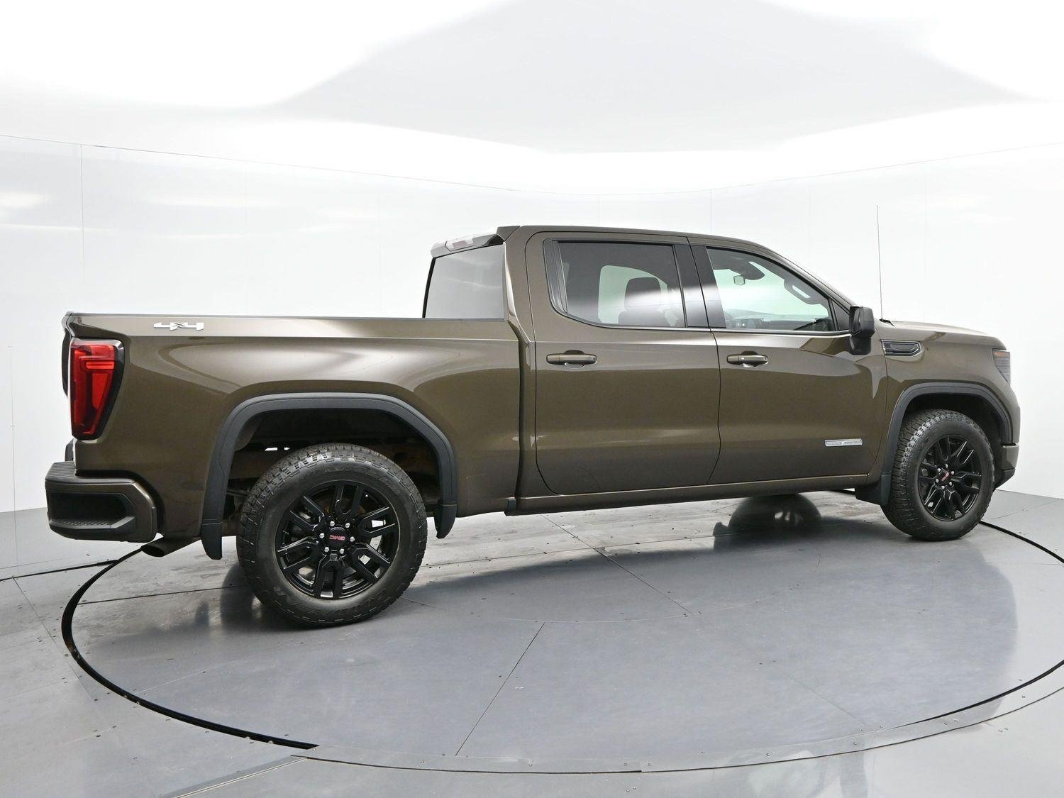 Used 2023 Deep Bronze Metallic GMC Elevation image 8