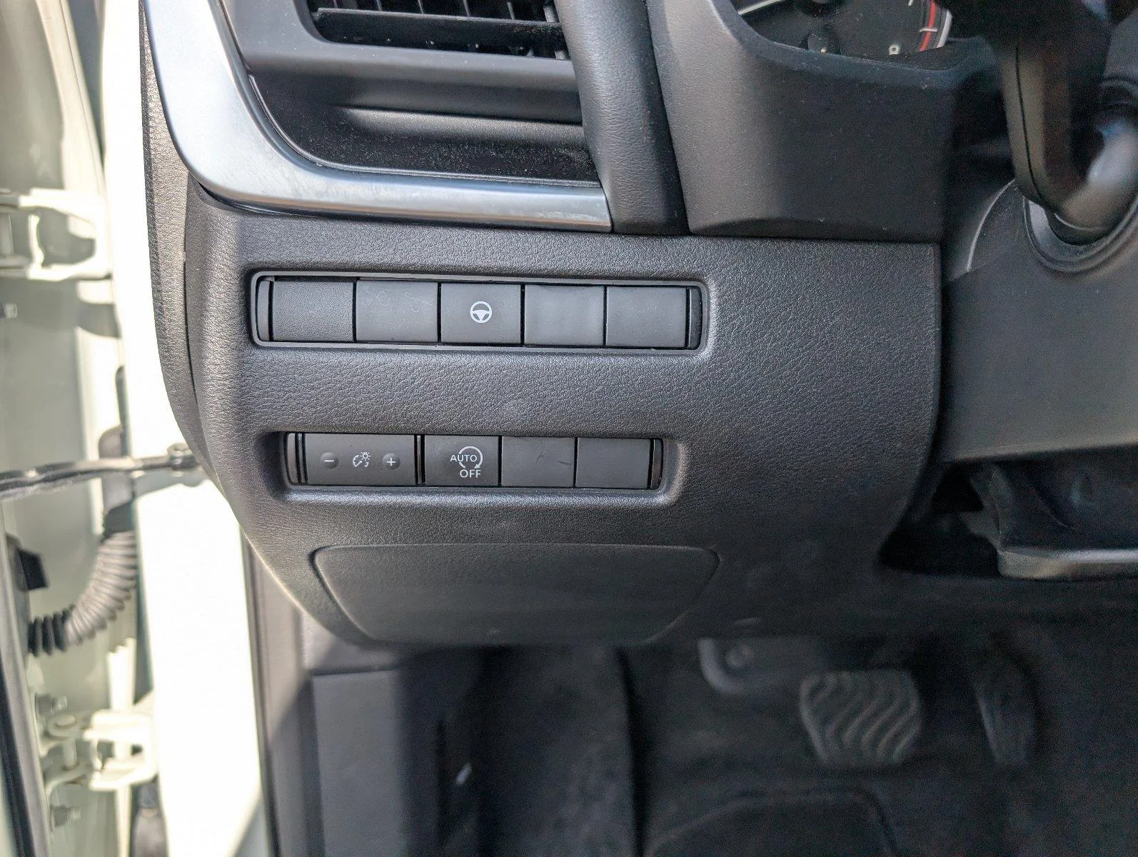 Used 2023 Pearl White Tricoat Nissan SV image 26