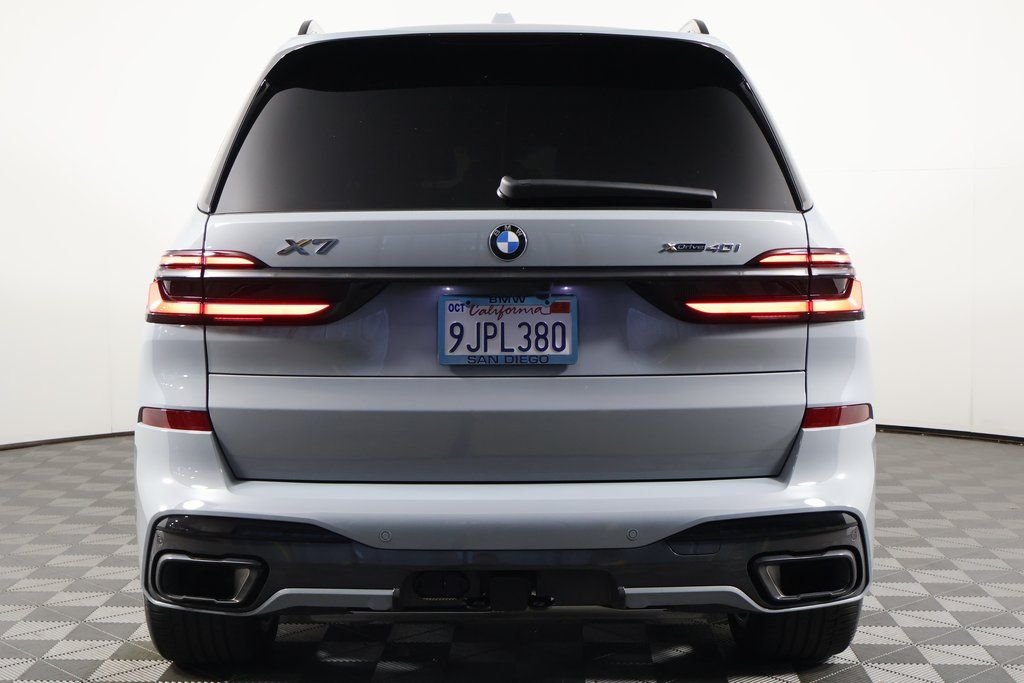 Used 2024 Gray Metallic BMW xDrive40i image 5