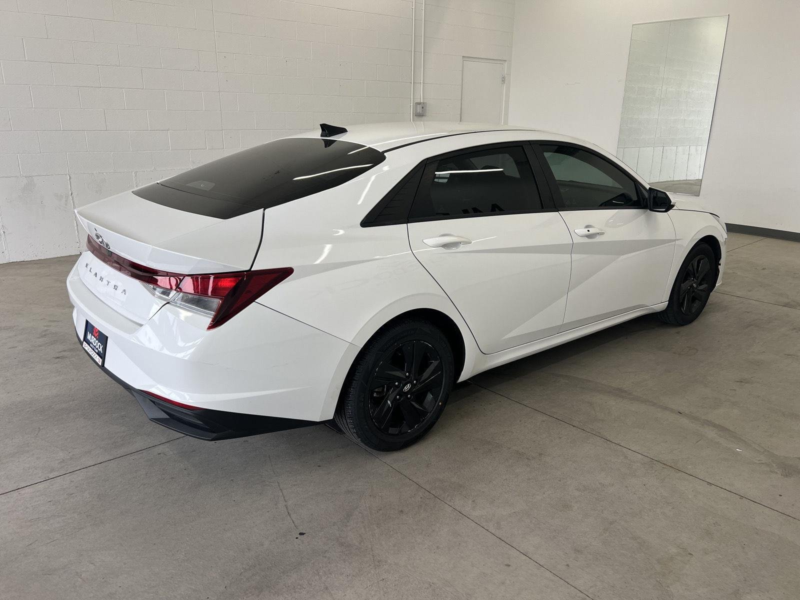 Used 2023 Quartz White Hyundai SEL image 4