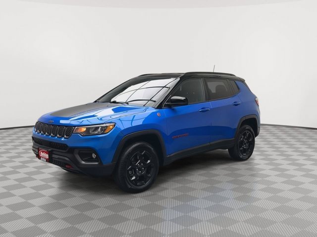 Used 2023 Laser Blue Pearlcoat Jeep Trailhawk image 31