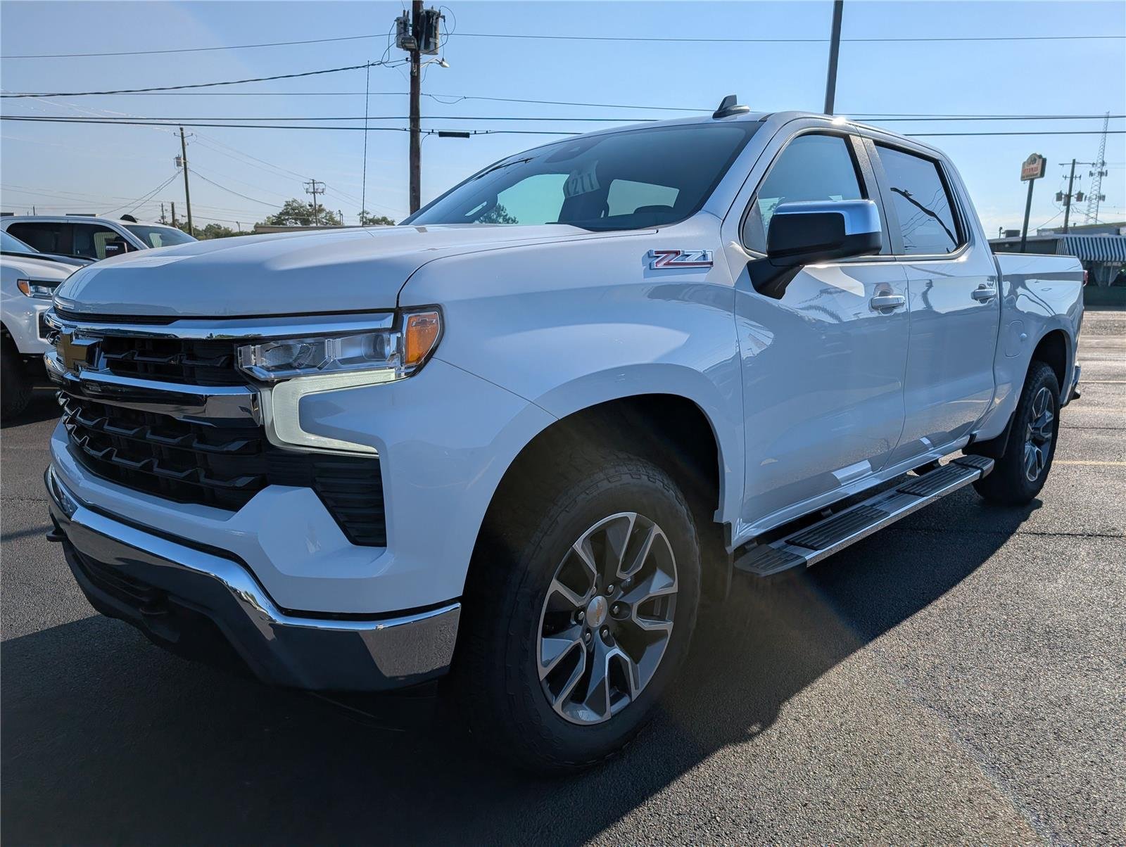New 2026 Summit White Chevrolet LT image 7