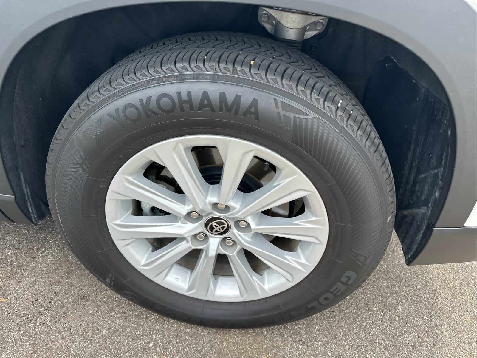 Used 2024 Wind Chill Pearl Toyota Hybrid XLE image 7