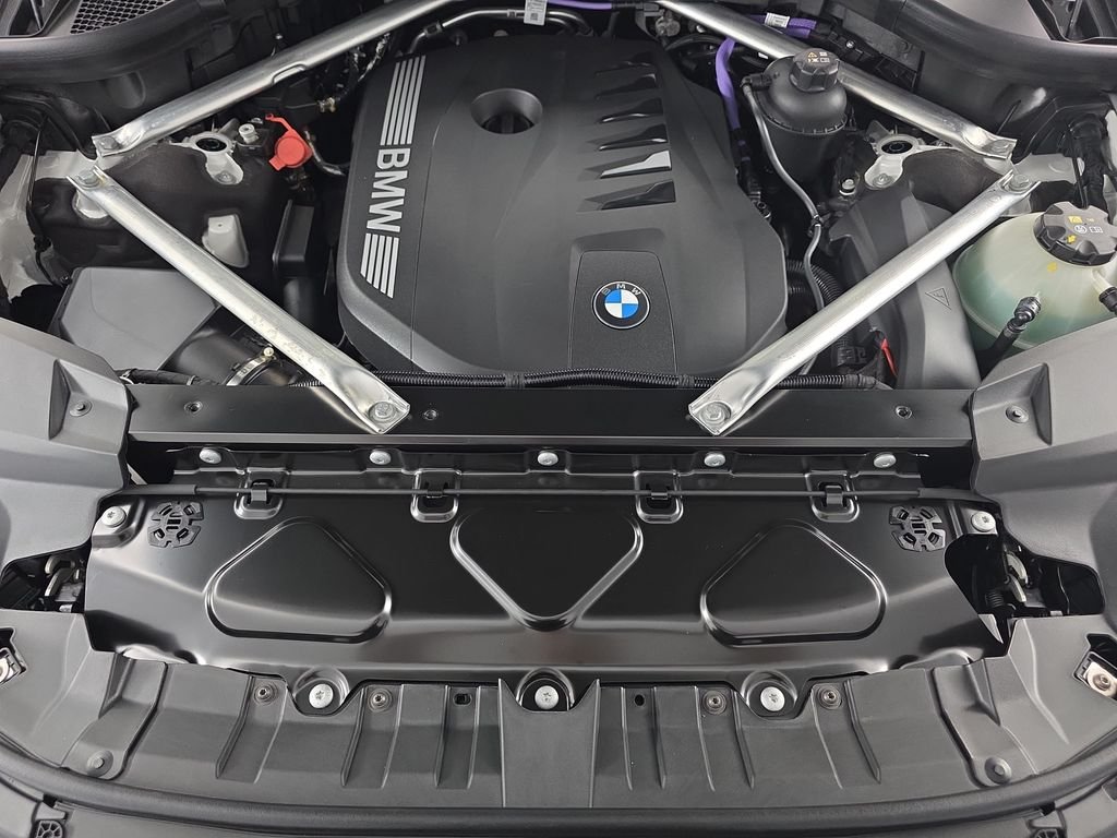 New 2027 Mineral White Metallic BMW xDrive40i image 31