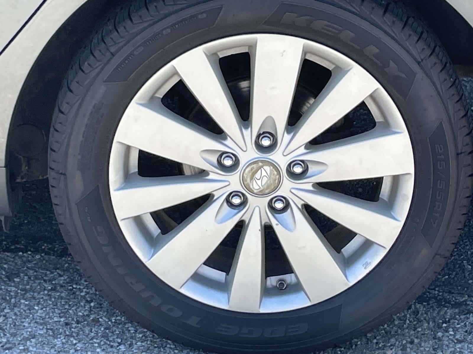 Used 2010 Willow Gray Hyundai Limited PZEV image 20