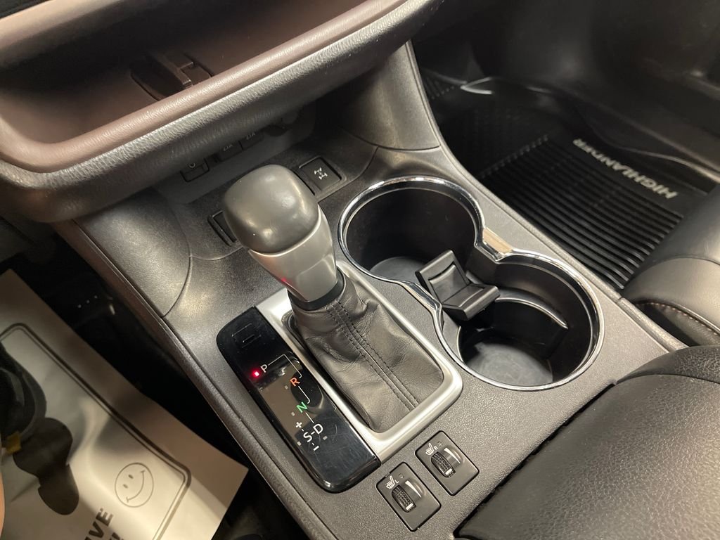 Used 2019 Gray Toyota XLE image 26