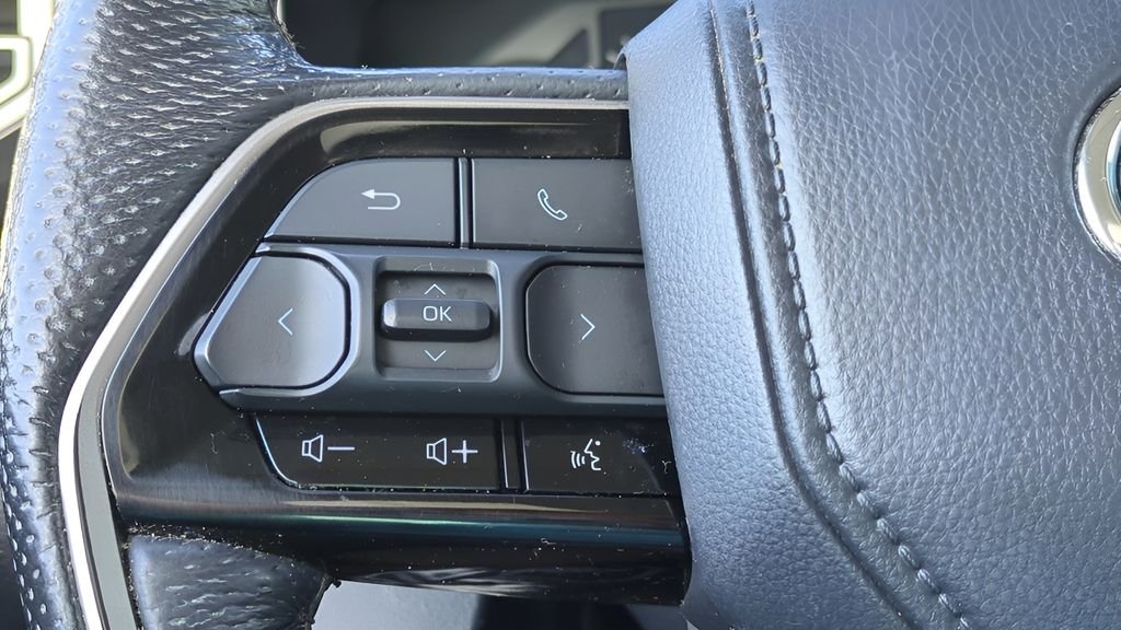 Used 2024  Toyota SR5 image 28