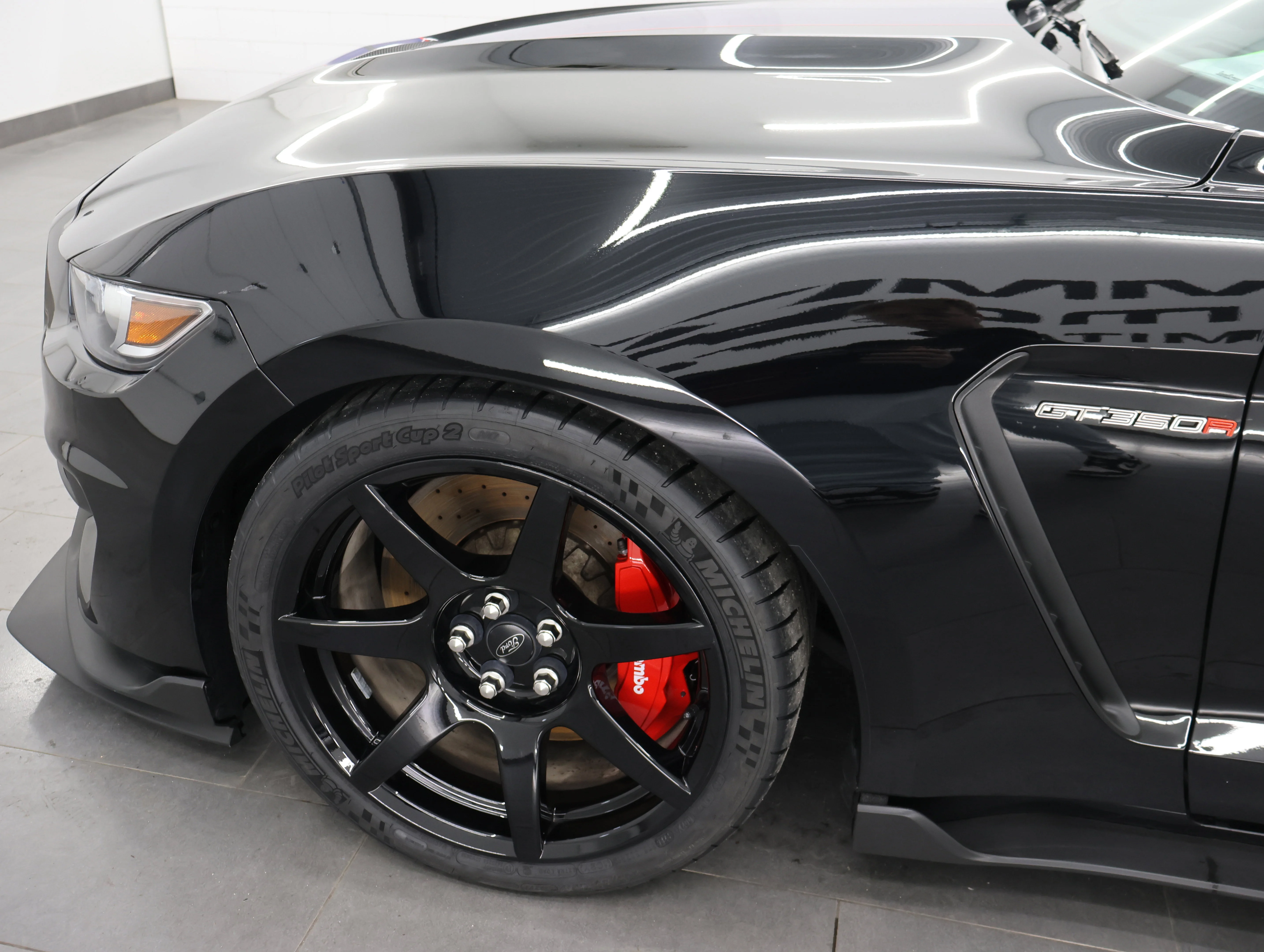 Used 2016 Shadow Black Ford Shelby GT350 image 40