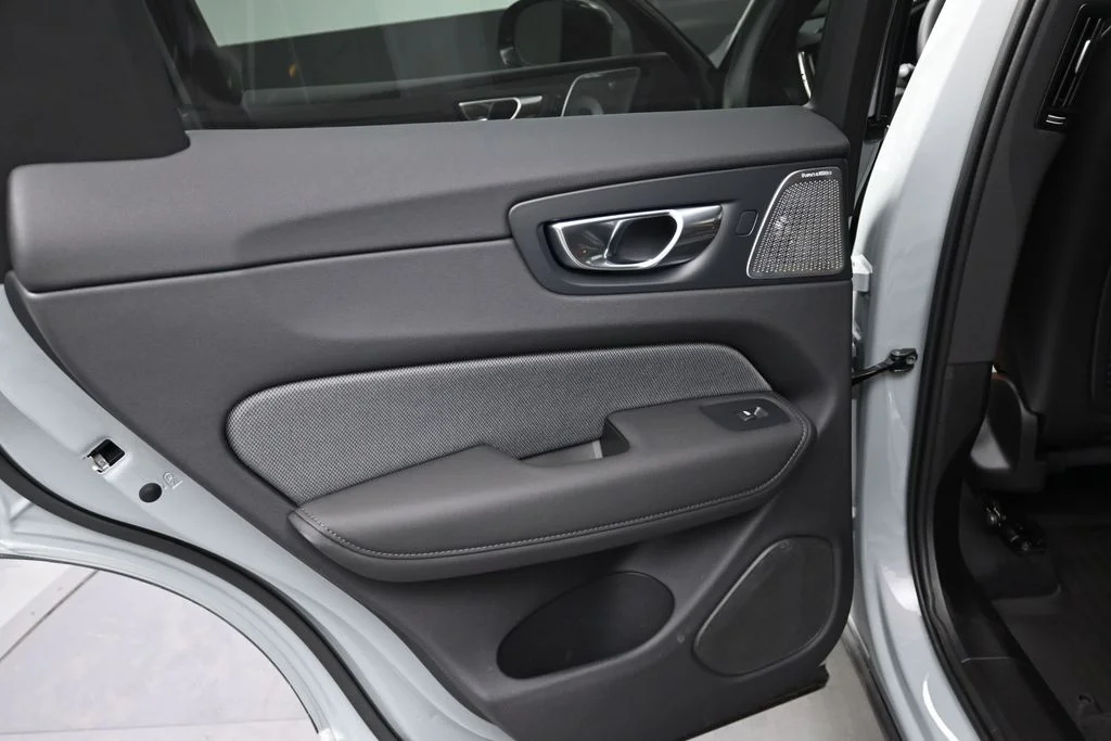 New 2026 Vapour Grey Volvo T8 Polestar Engineered image 14
