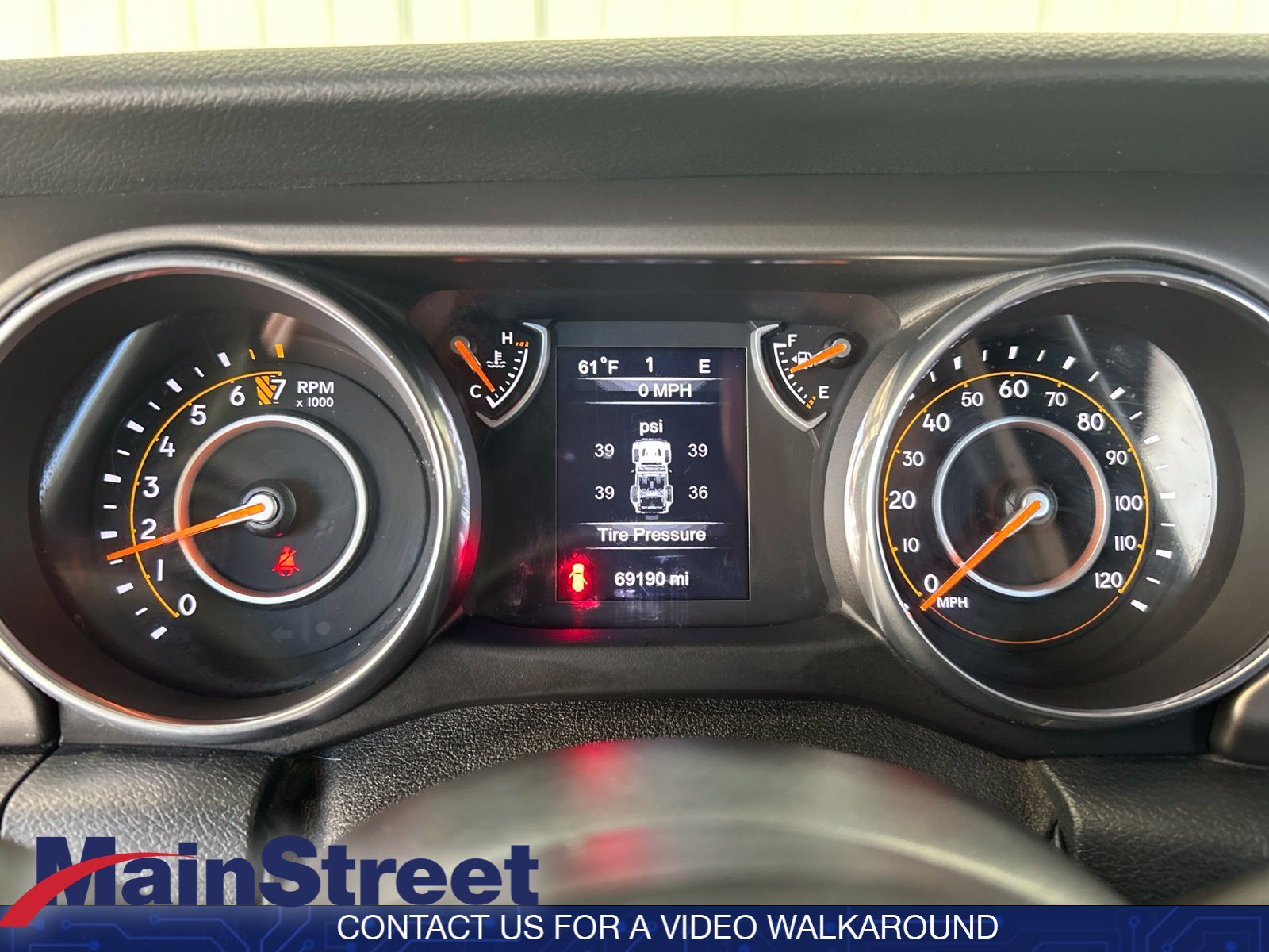 Used 2018 Black Clearcoat Jeep Sport S image 25