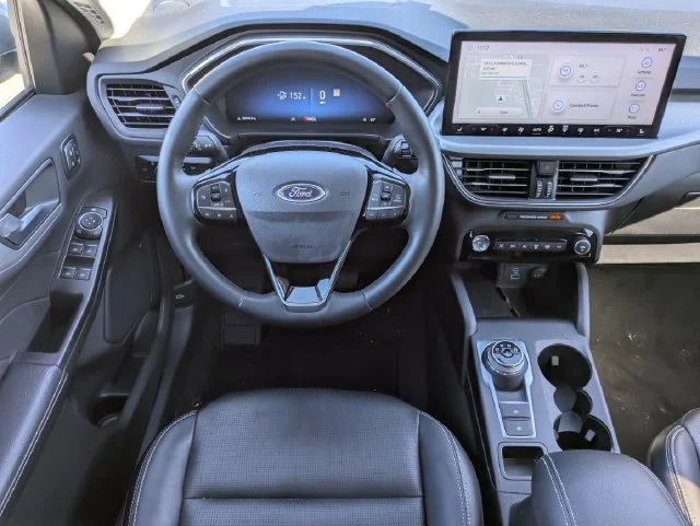 Used 2023 Silver Metallic Ford Platinum image 11