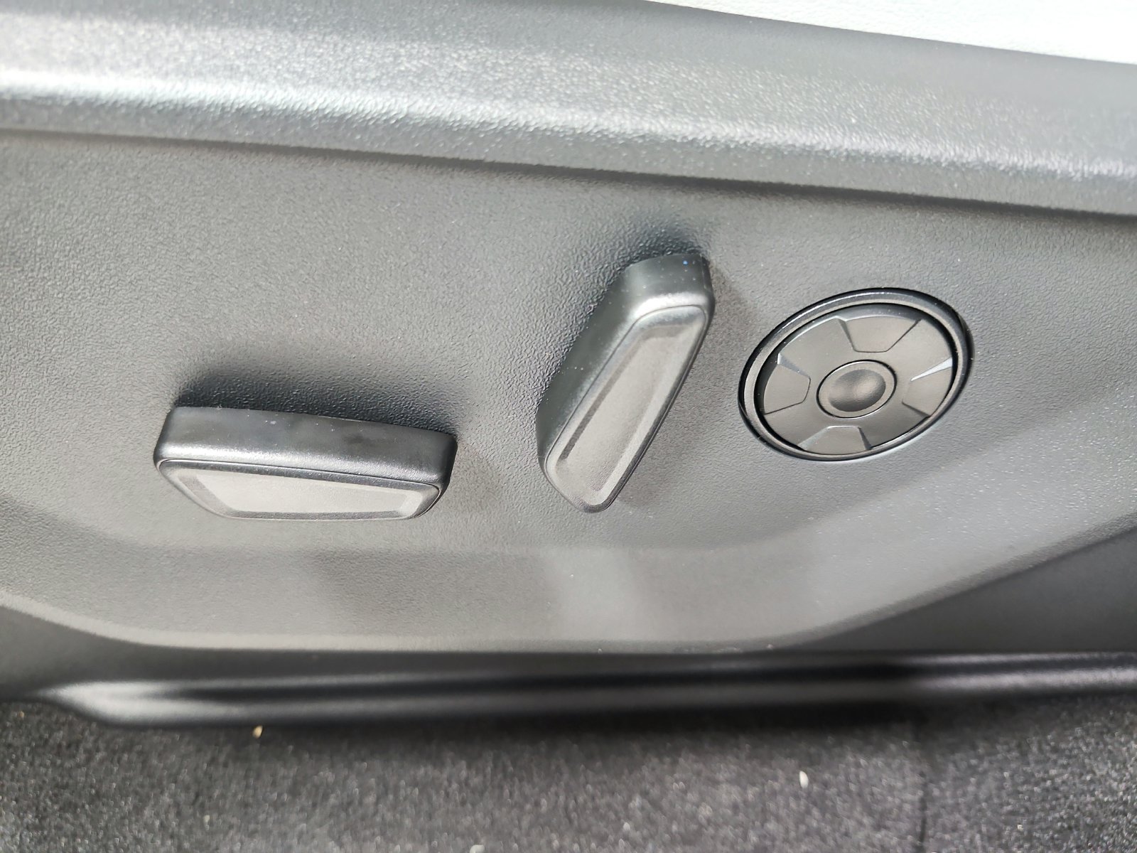 New 2027 Glacier Gray Metallic Tri-Coat Ford Platinum image 21