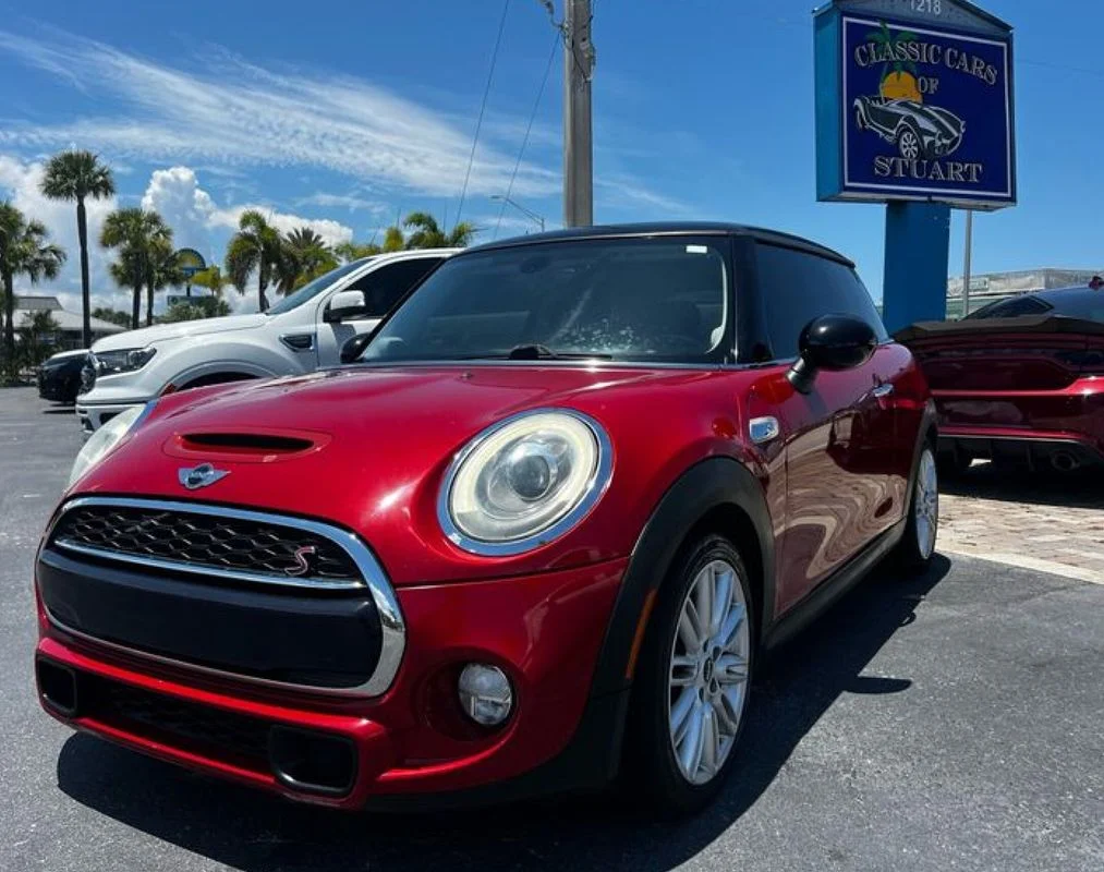 Used 2015  MINI Cooper S image 1