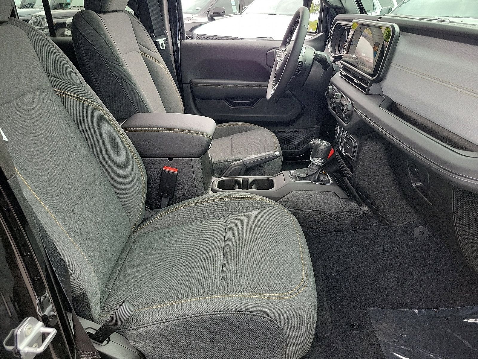 2025 Jeep Wrangler 4-Door Sahara - Photo 15