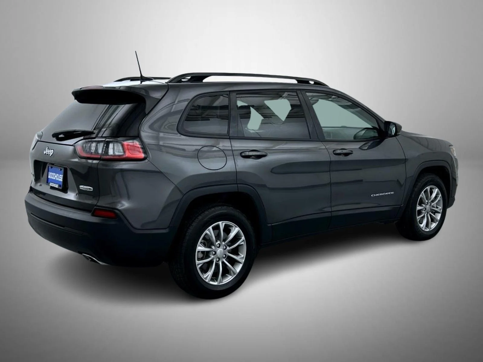 Used 2022 Gray Jeep Latitude Lux image 5