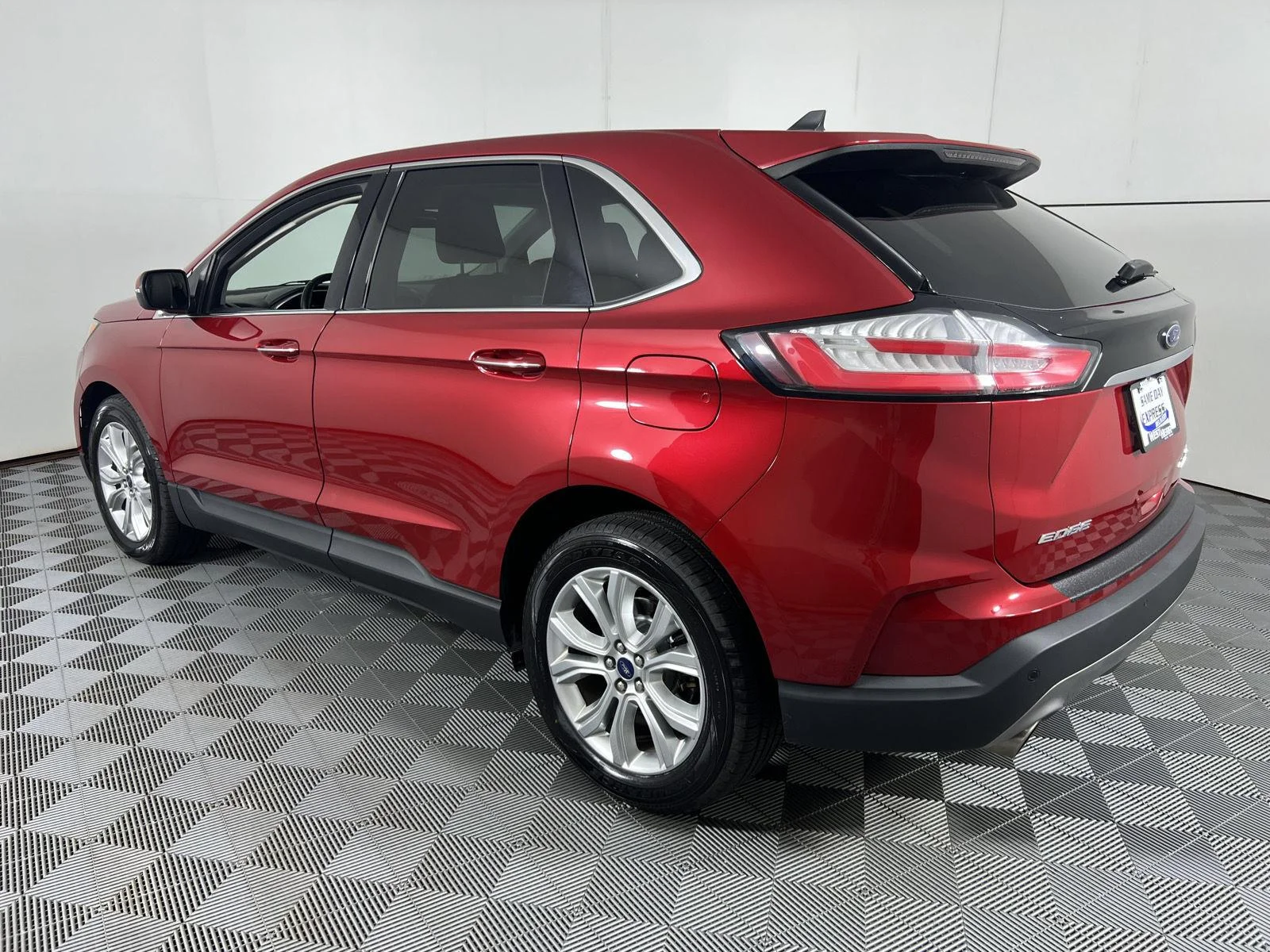 Used 2020 Rapid Red Metallic Tinted Clearcoat Ford Titanium image 9