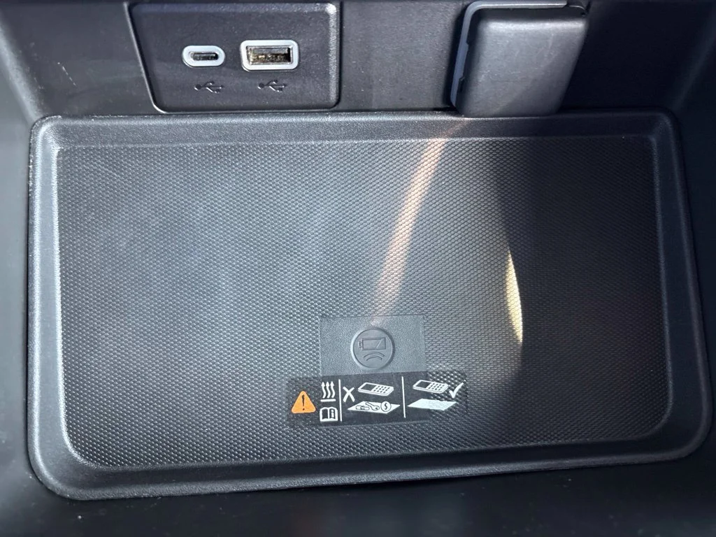 Used 2024 Black Chevrolet Premier image 27