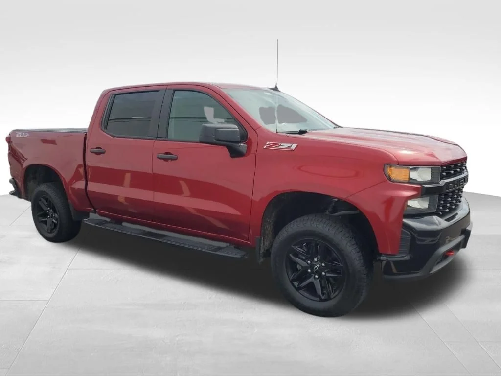 Used 2021 Red Chevrolet Custom Trail Boss image 11