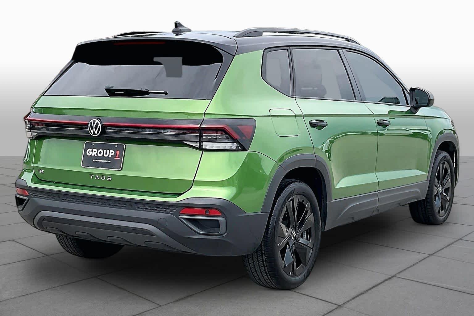 Used 2025 Bright Moss Green w/ Deep Black Roof Volkswagen SE Black image 12