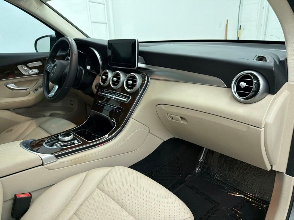 Used 2018 Gray Mercedes-Benz GLC 300 image 28