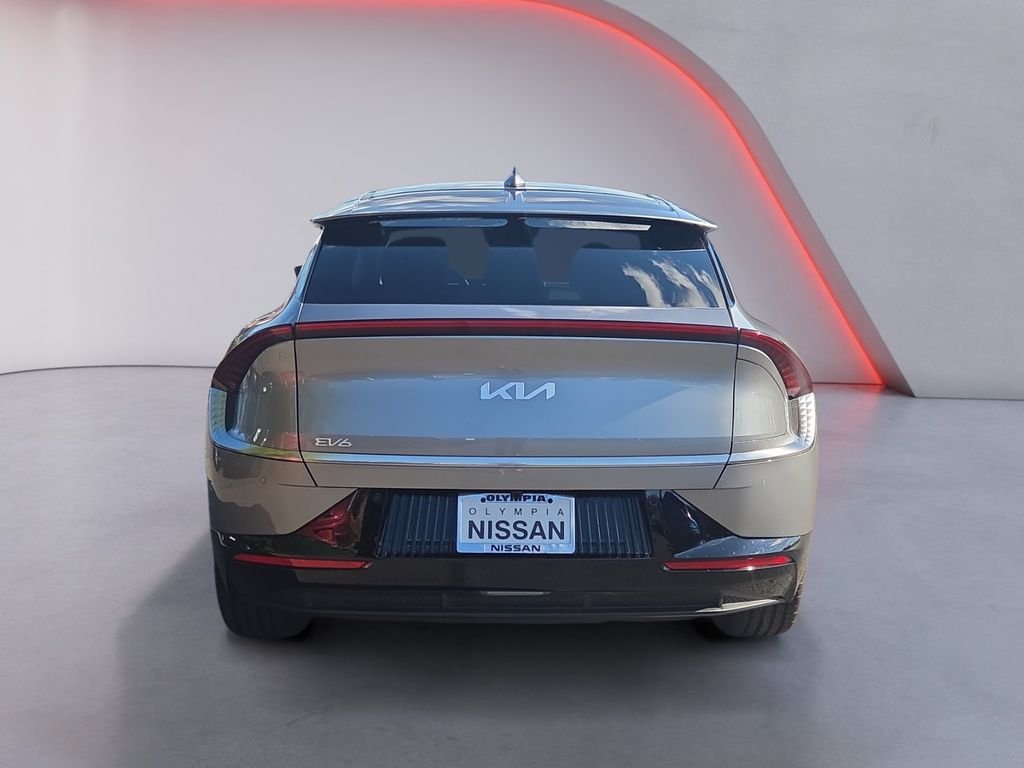 Used 2024 Gray Kia Wind image 5