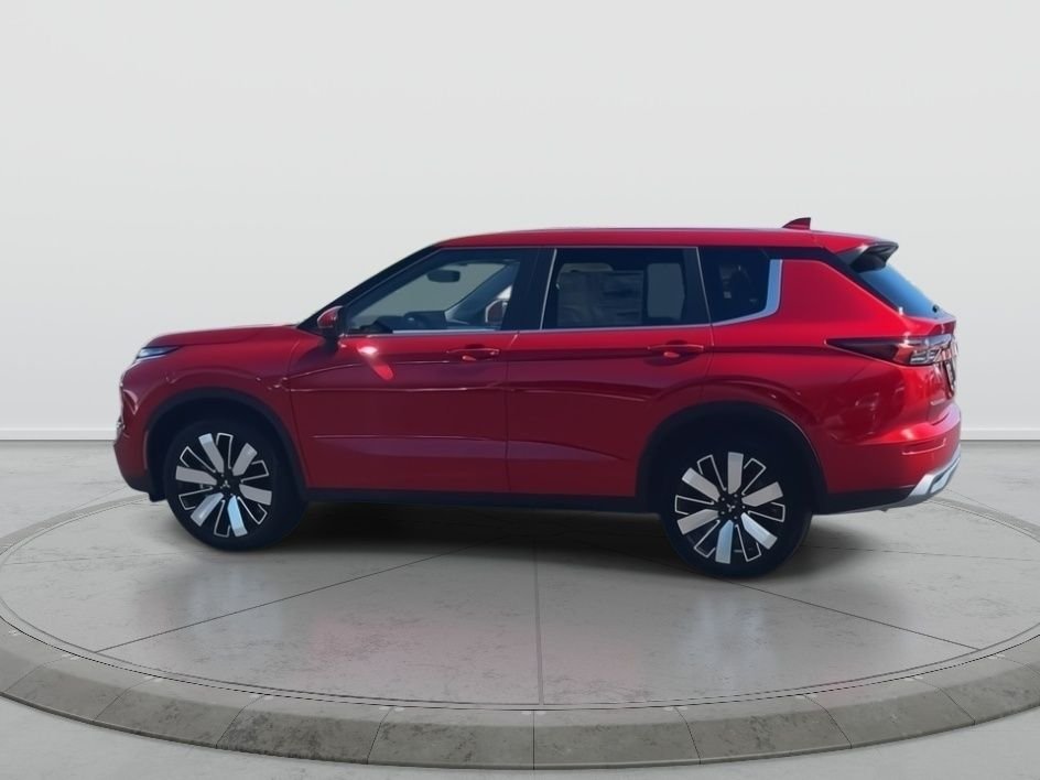 New 2026 RED DIAMOND Mitsubishi SE image 4