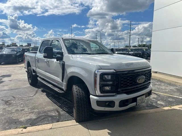 Used 2025 Avalanche Ford Lariat image 5