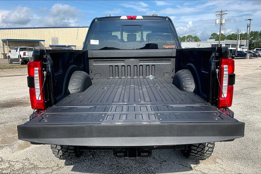 New 2025 Black Ford XLT image 23