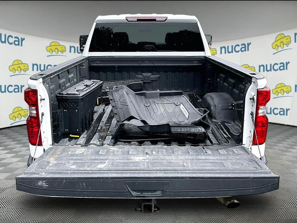 Used 2024 Summit White Chevrolet LT image 31