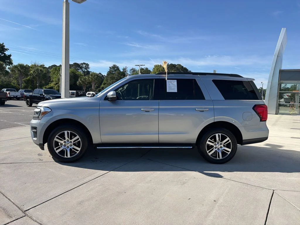 Certified Used 2022 Iconic Silver Metallic Ford XLT image 4