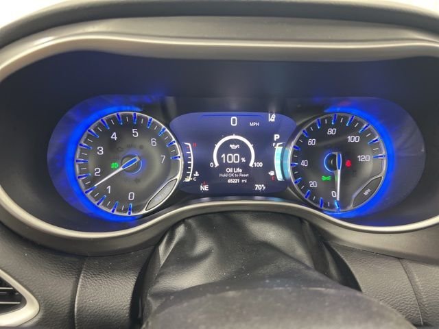 Used 2023 White Chrysler Touring L image 18