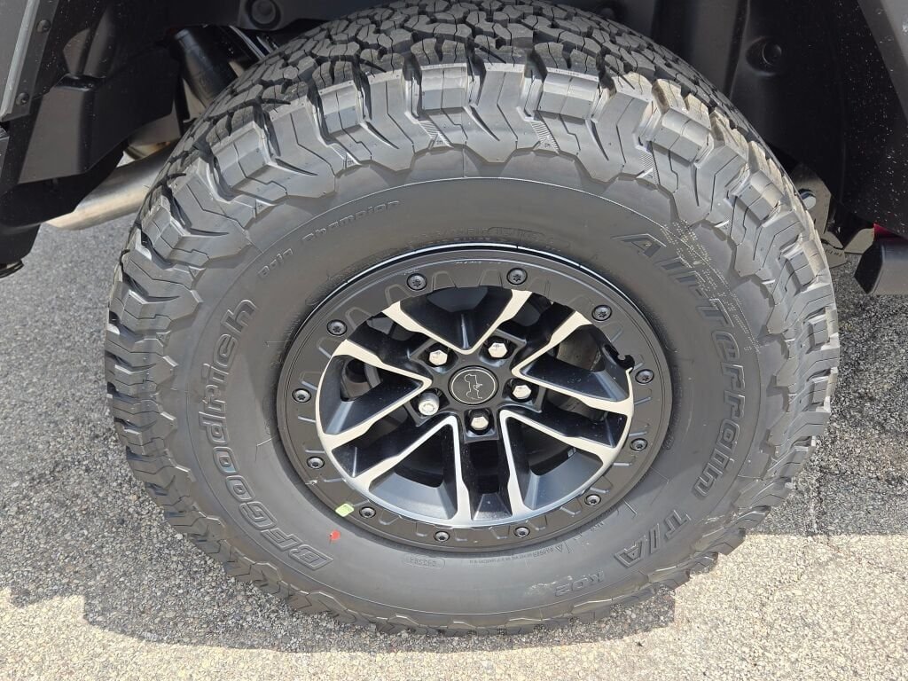 New 2026 Tuscadero Pearl-Coat Exterior Paint Jeep Willys image 10