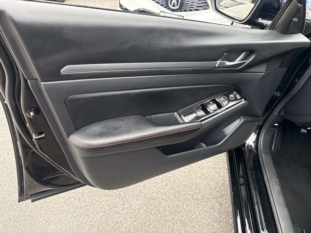 Used 2024 Super Black Nissan 2.5 SR image 19