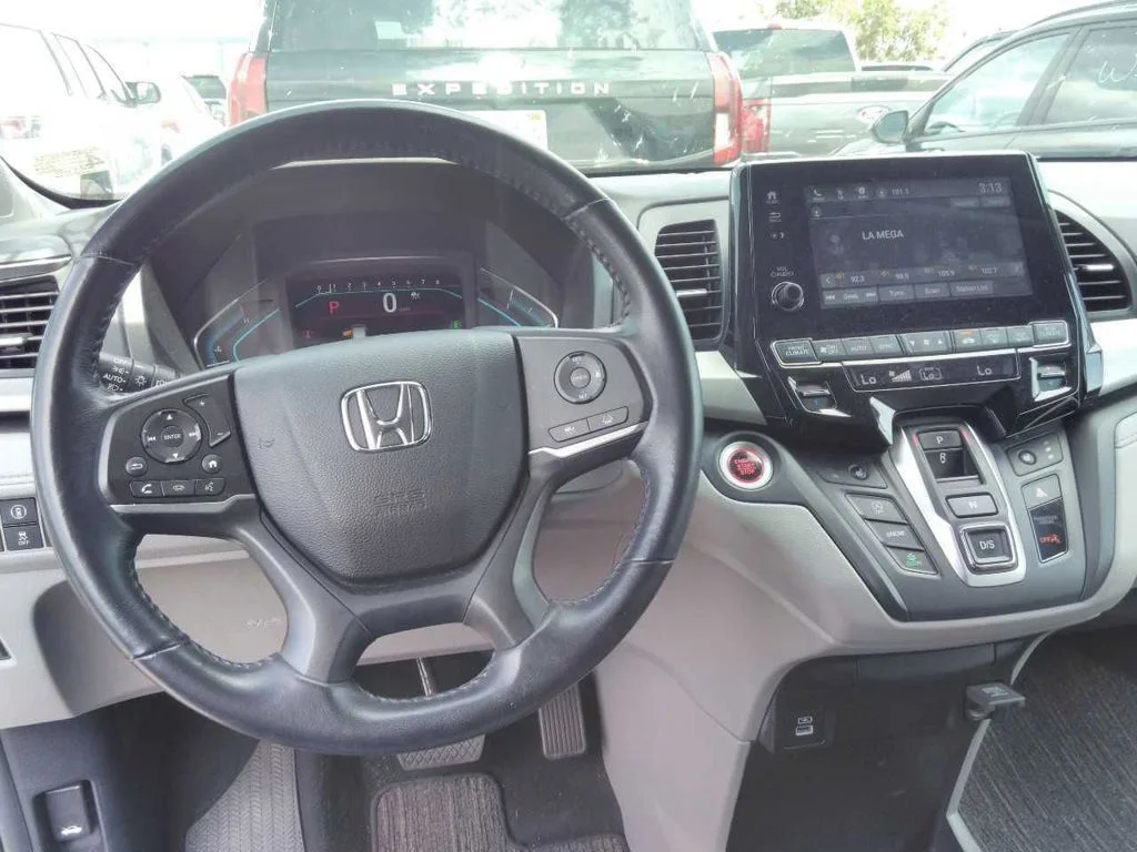 Used 2024  Honda EX-L image 4