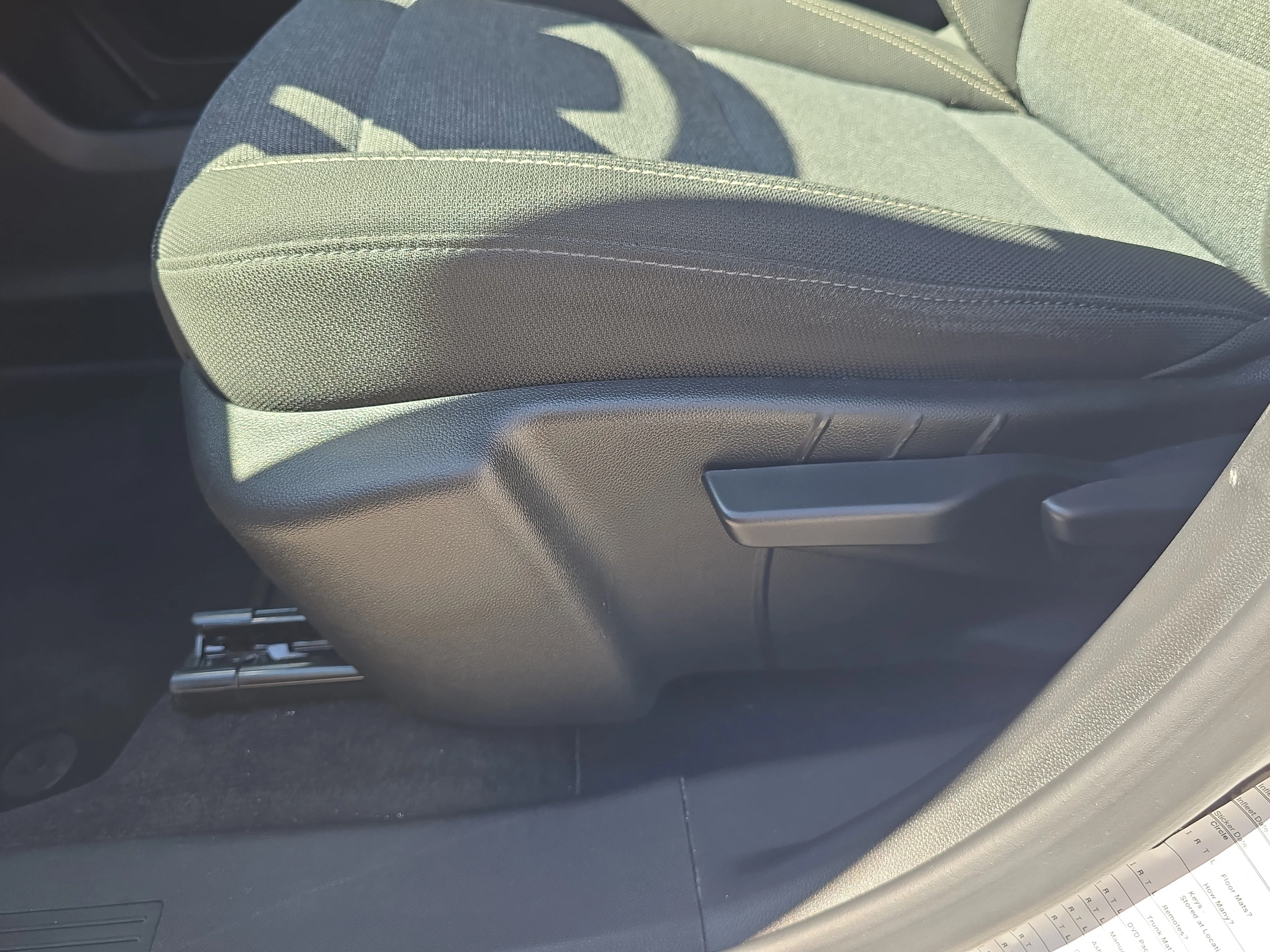 Used 2025 Summit White GMC AWD Elevation image 18