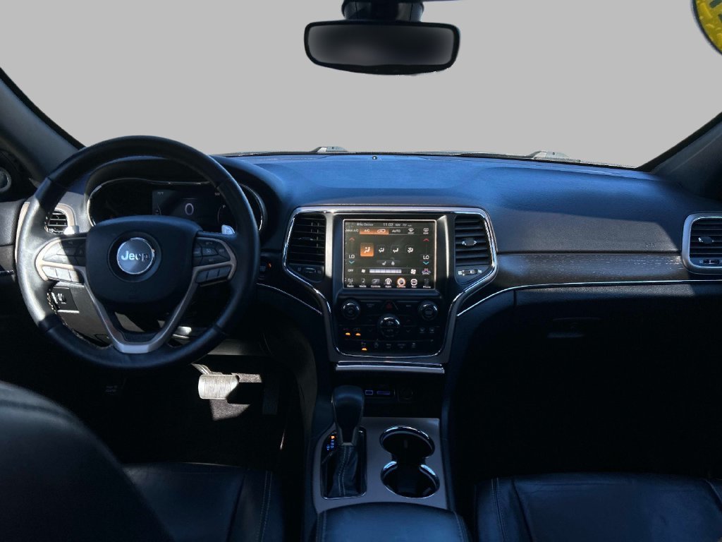 Used 2017 Silver Jeep Limited image 21