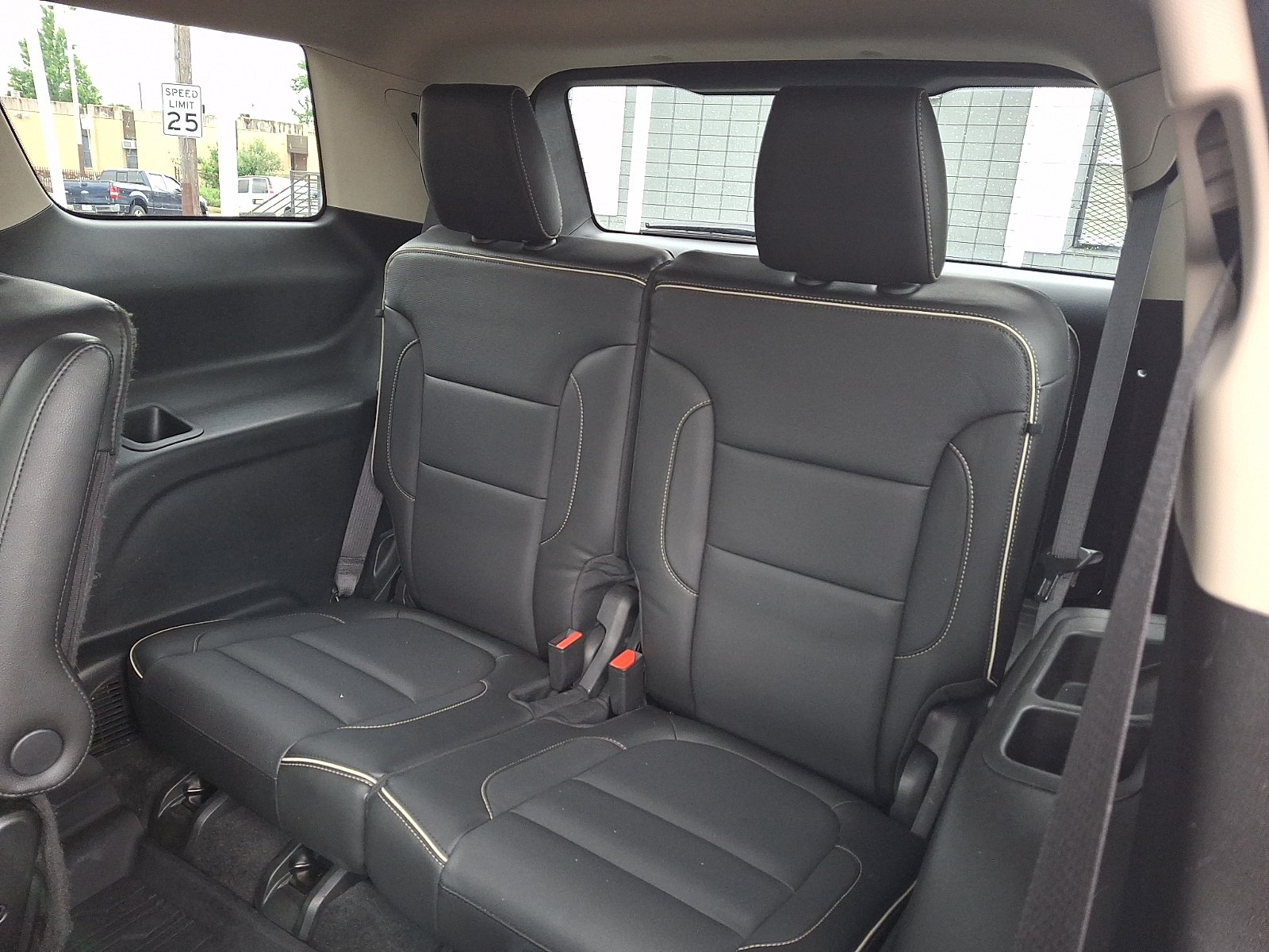 Used 2019 Ebony Twilight Metallic - GB8 GMC Denali image 10